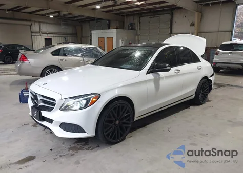 2015 Mercedes-Benz C 300 4Matic из США, поврежденный, VIN 55SWF4KB2FU004736